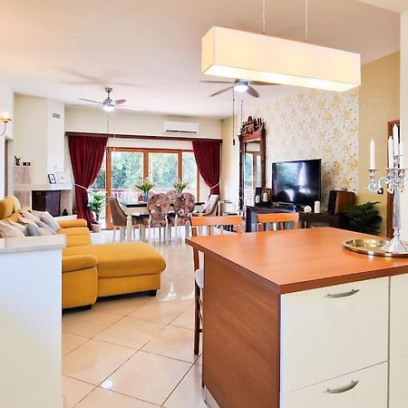 Apartment Kalliope, 200M Sea Kaštela Eksteriør billede